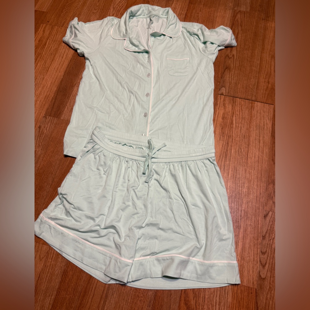 NWT bamboo lounge set